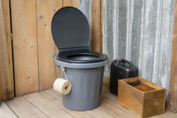 Campingtoilette aus Upcycling-Materialien DIY